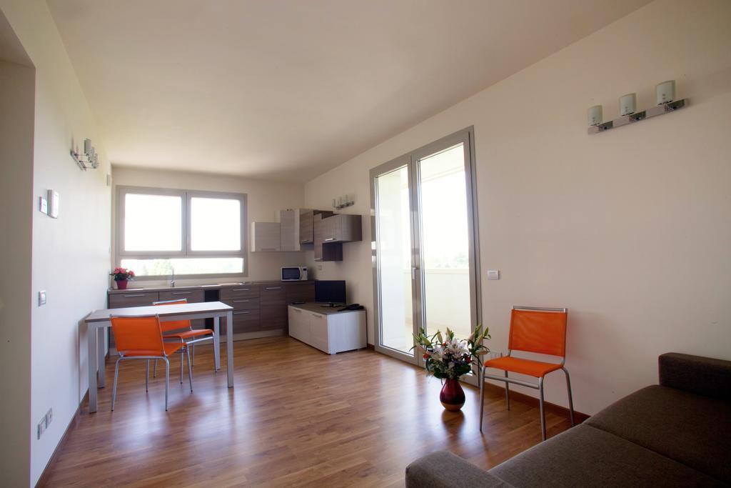 Residence Le Querce Cernusco Sul Naviglio Pokoj fotografie