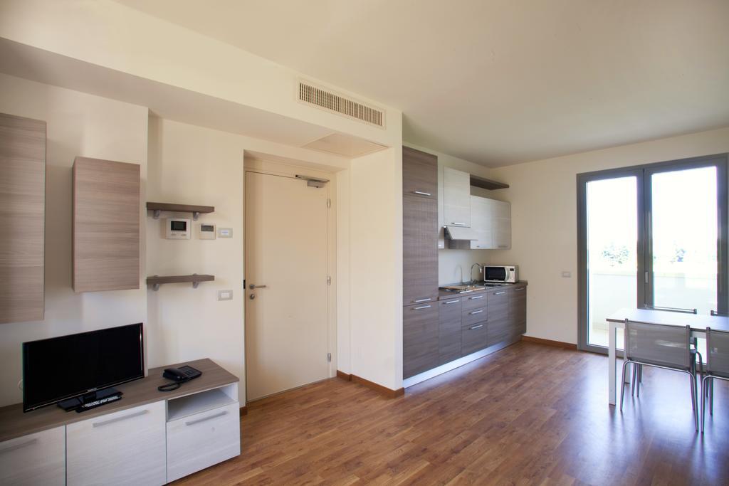 Residence Le Querce Cernusco Sul Naviglio Pokoj fotografie