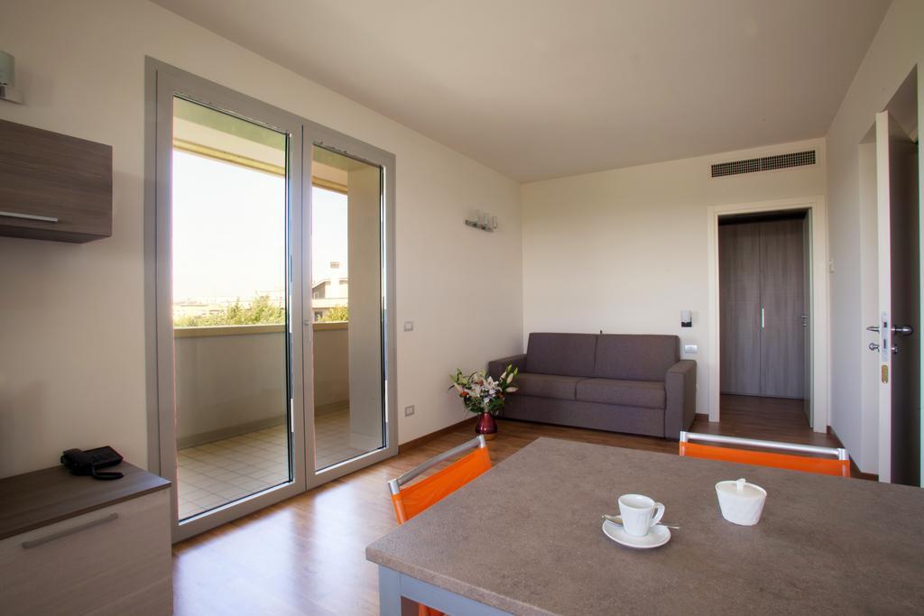 Residence Le Querce Cernusco Sul Naviglio Pokoj fotografie